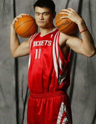 下一位NBA中国巨星有望了!14岁2米16篮球新星崛起中!大家亲切称为"小姚明"