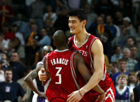 图文:[NBA]弗朗西斯重返火箭 与姚明经典时刻